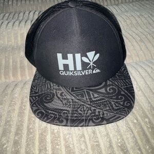 Quiksilver Black and Gray Patterned Hat